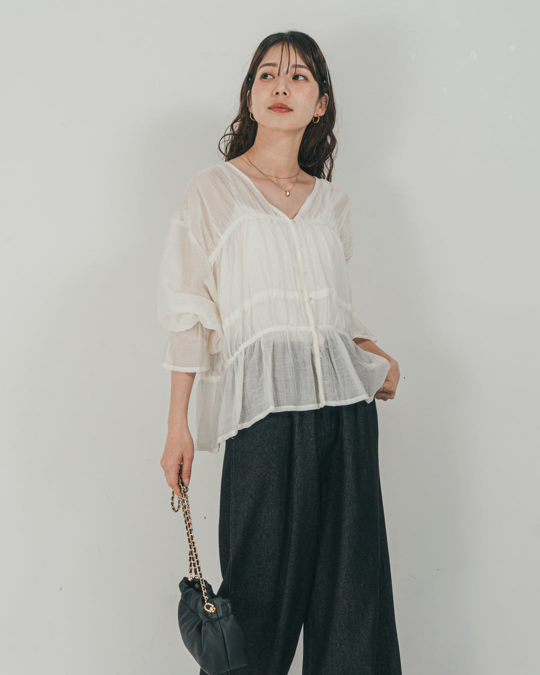 ［SET］Soft シャーリングブラウス + Airy Denim ワイドパンツ（2SET）