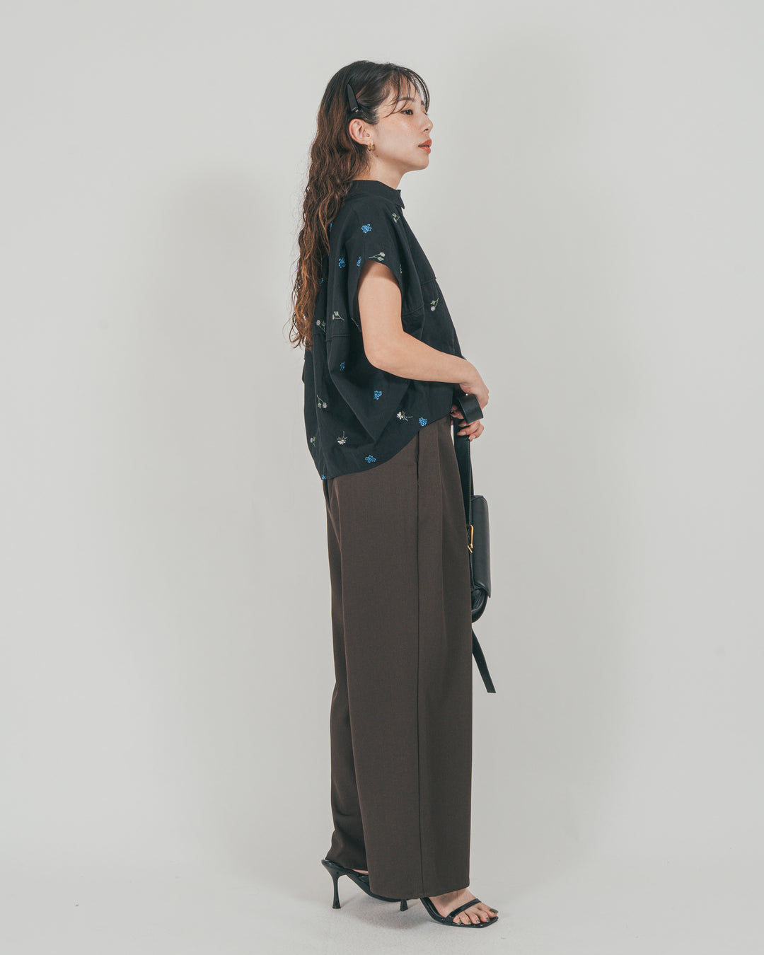 ［SET］Flower刺繍コクーンシャツ + ダブルタック ハイウエストワイドパンツ（2SET）