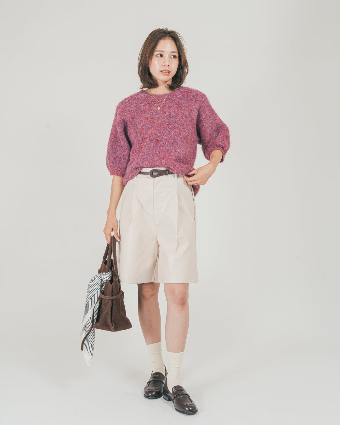 ［SET］フェザータッチハーフスリーブニット + レザーライクハーフパンツ（2SET）