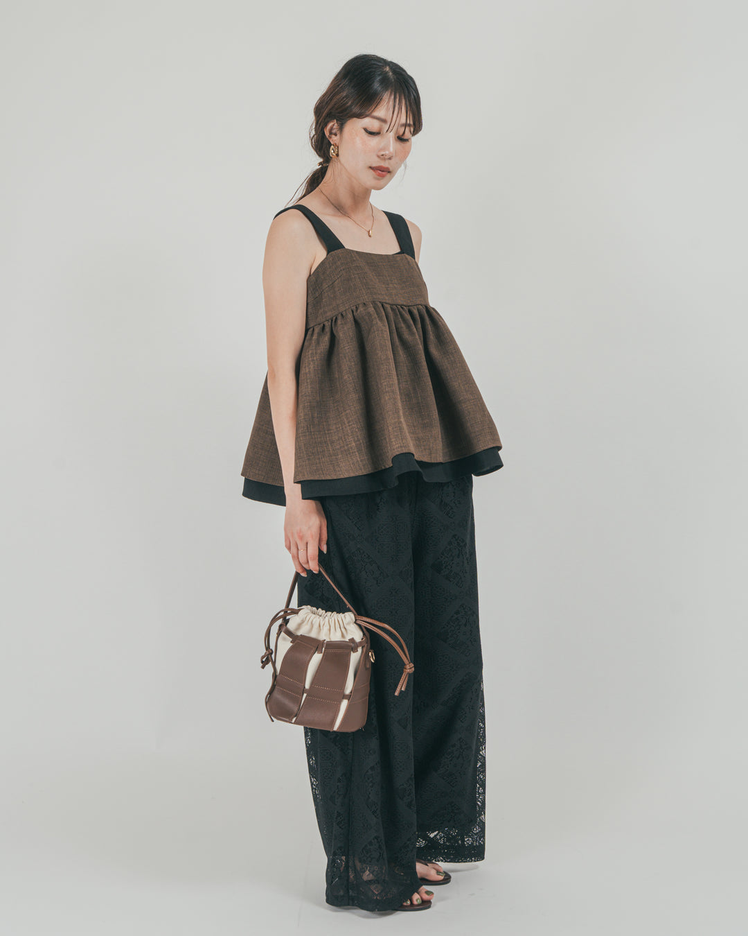 ［SET］スラブTweedバイカラーティアードキャミ + Blockレース　ストレートパンツ（2SET）