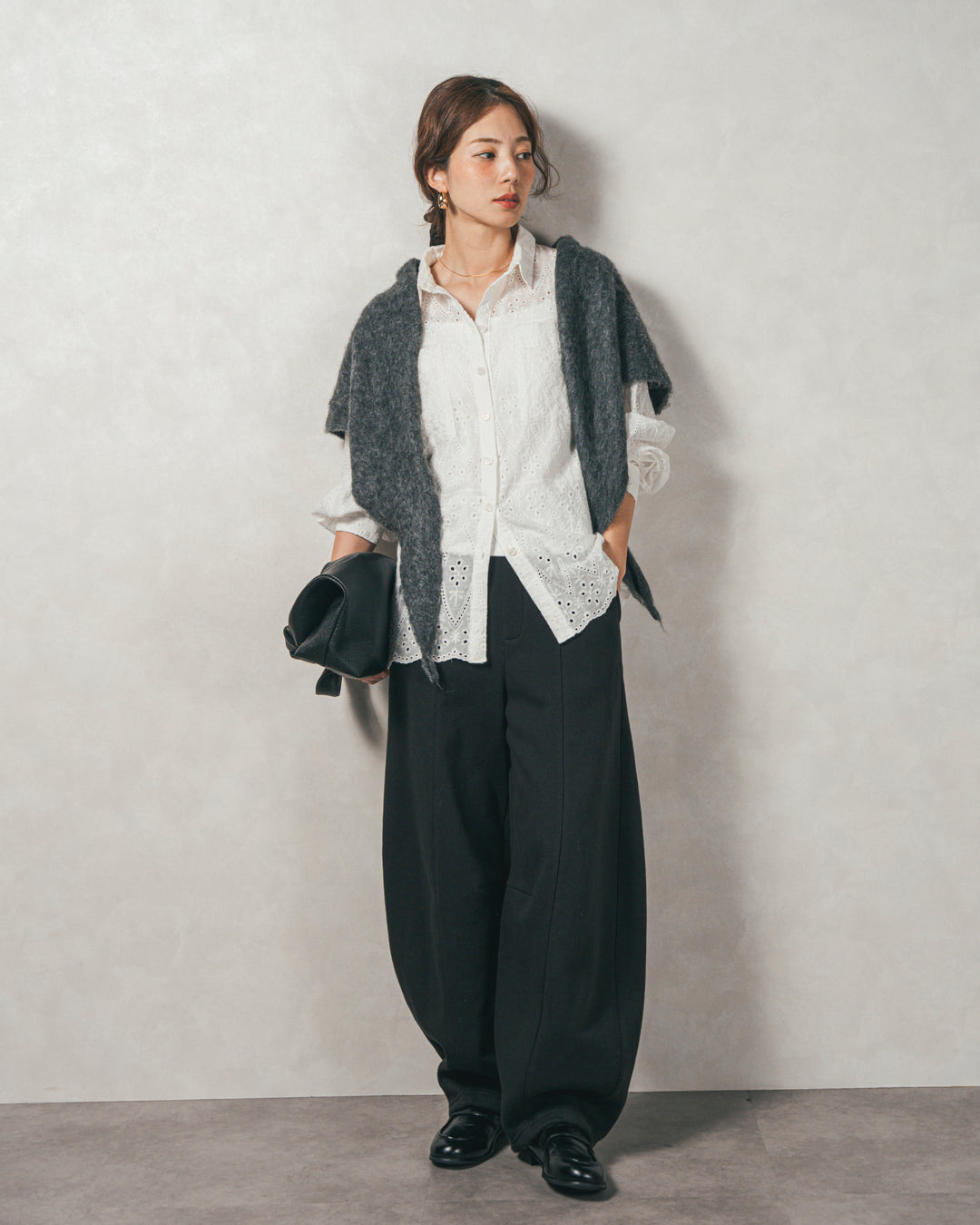 ［SET］コットンフラワーレースシャツ+Relax 裏起毛カーブパンツ（2SET）