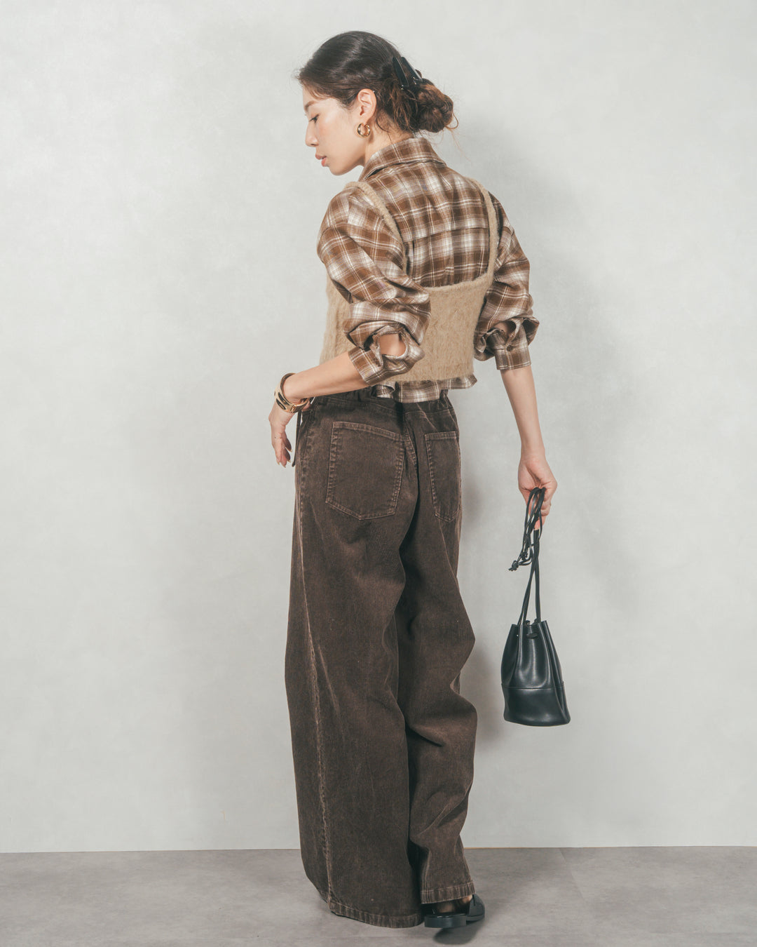 ［SET］裾ドロストクロップドチェックシャツ+モヘアタッチKnitビスチェ+コーデュロイWideストレートパンツ（3SET）
