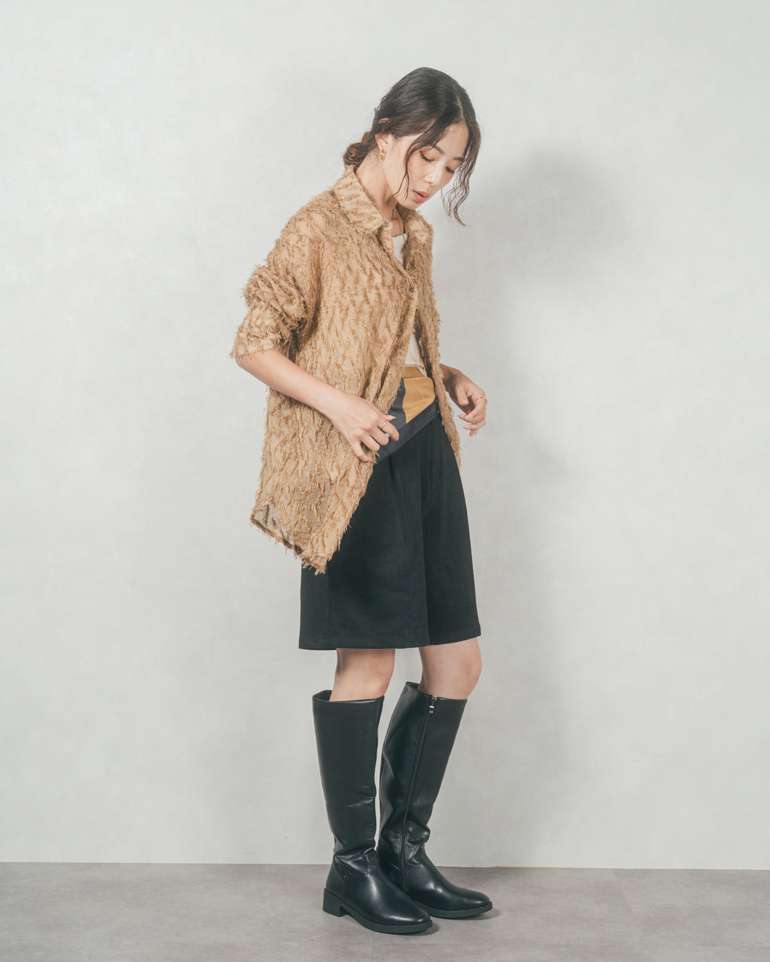 ［SET］フェザータッチシアーオーバーシャツ+スウェードライクハーフパンツ（2SET）