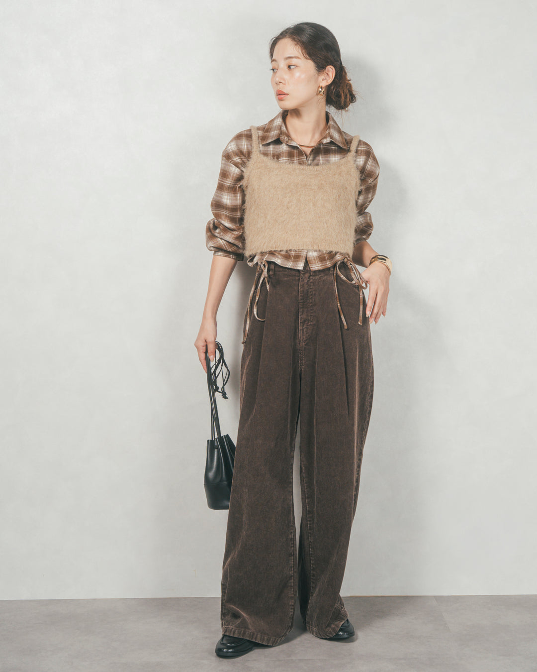 ［SET］裾ドロストクロップドチェックシャツ+モヘアタッチKnitビスチェ+コーデュロイWideストレートパンツ（3SET）