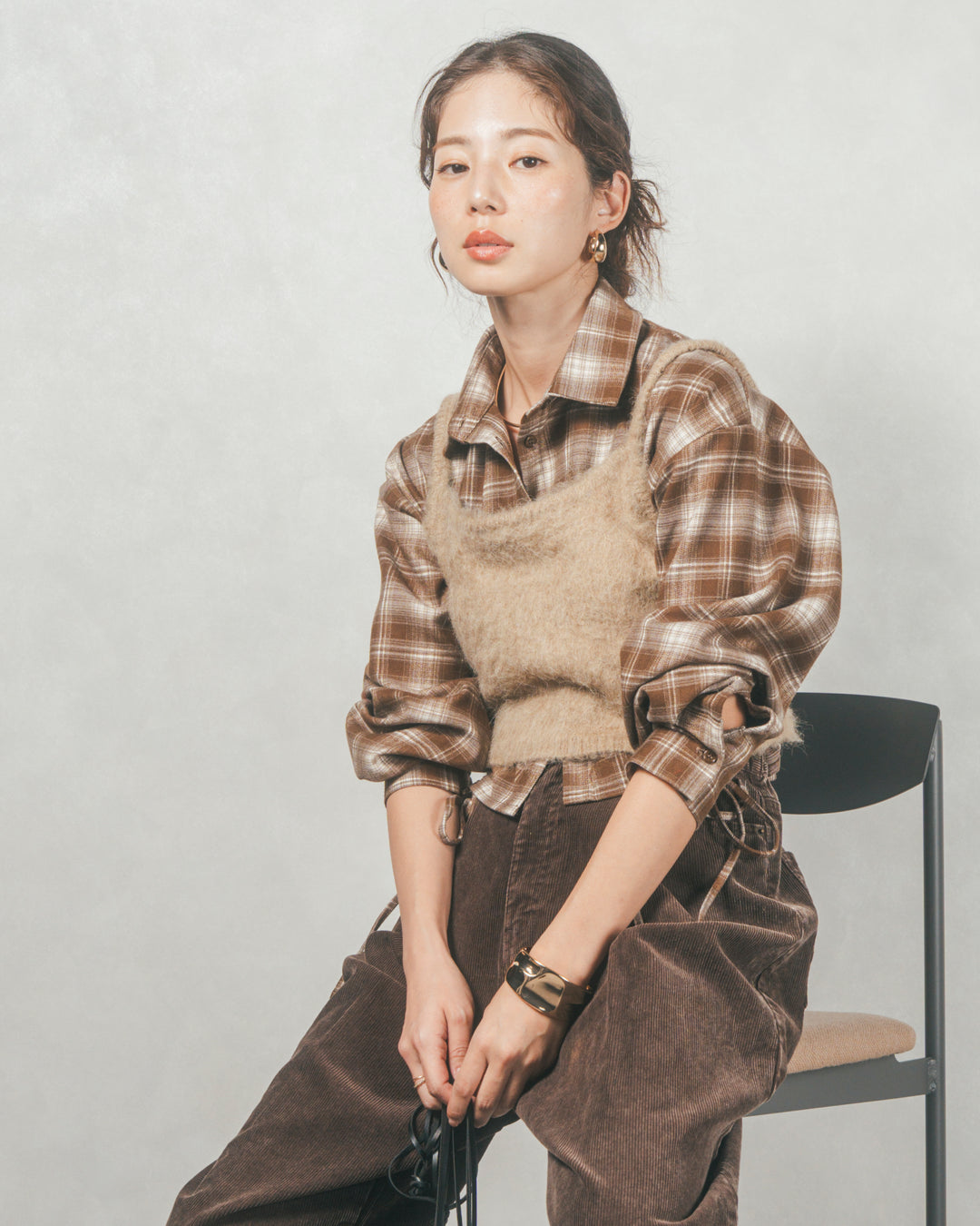 ［SET］裾ドロストクロップドチェックシャツ+モヘアタッチKnitビスチェ+コーデュロイWideストレートパンツ（3SET）