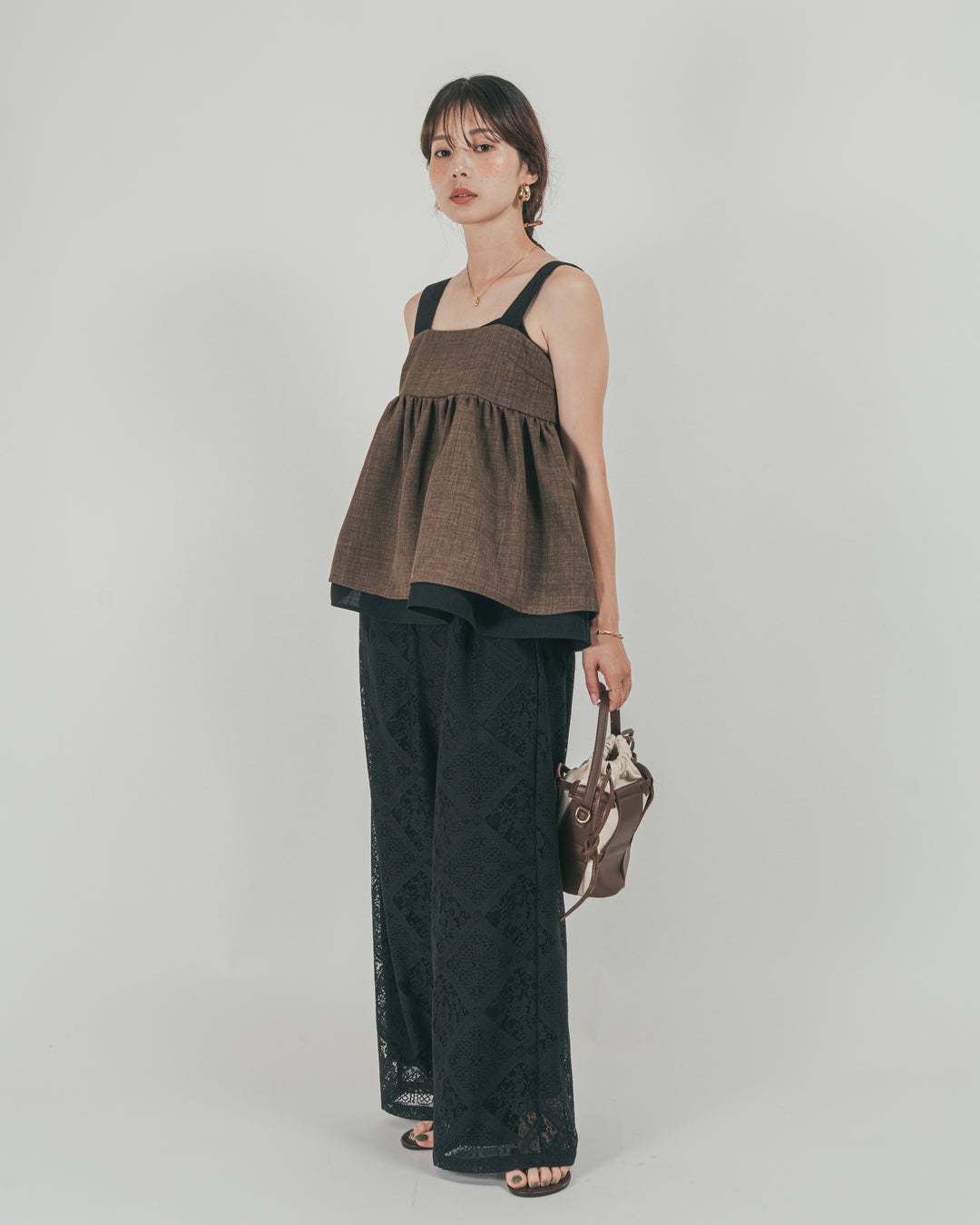 ［SET］スラブTweedバイカラーティアードキャミ + Blockレース　ストレートパンツ（2SET）
