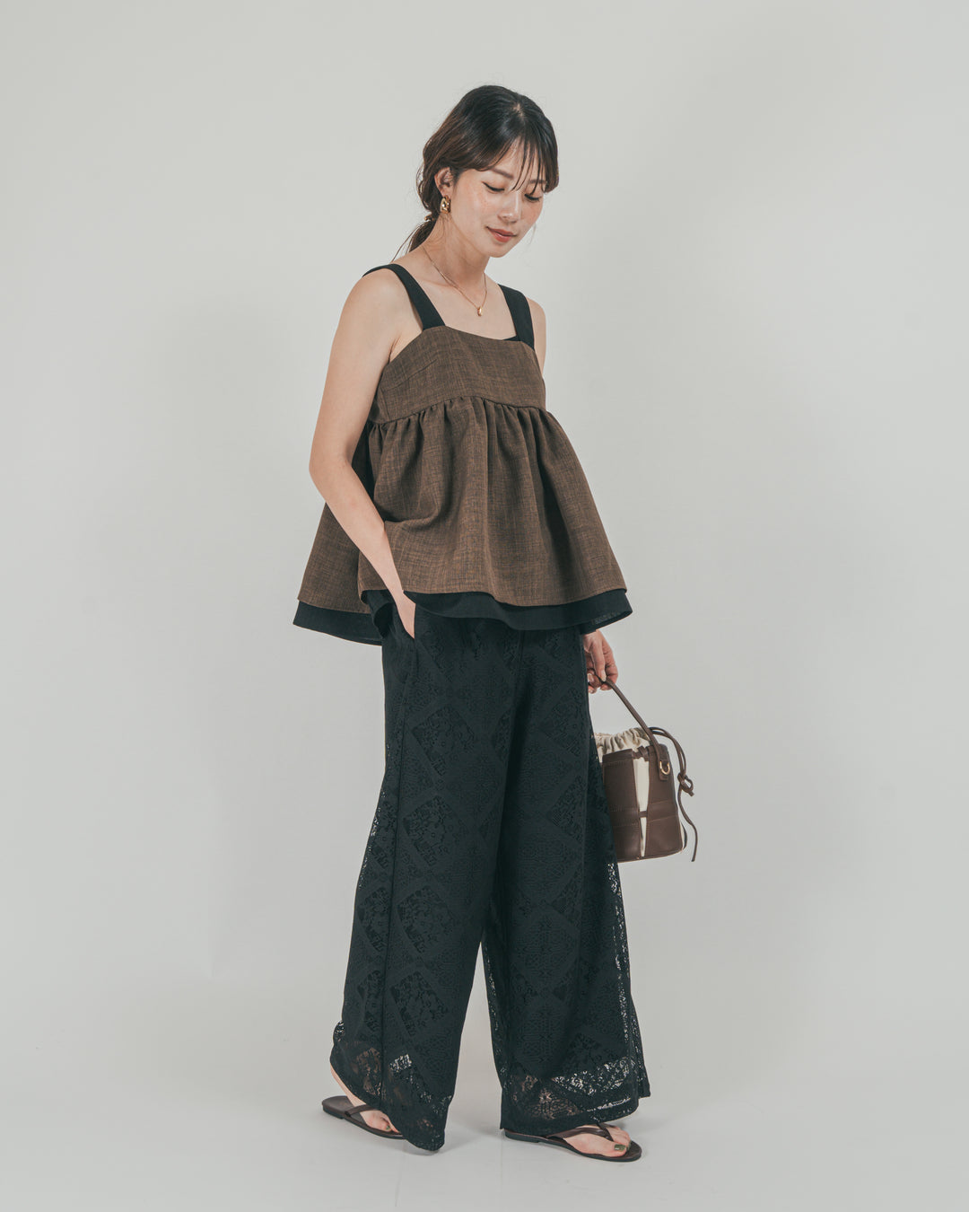 ［SET］スラブTweedバイカラーティアードキャミ + Blockレース　ストレートパンツ（2SET）