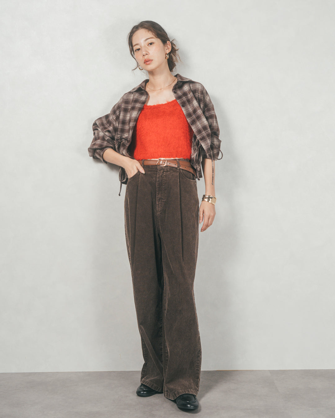 ［SET］裾ドロストクロップドチェックシャツ+モヘアタッチKnitビスチェ+コーデュロイWideストレートパンツ（3SET）