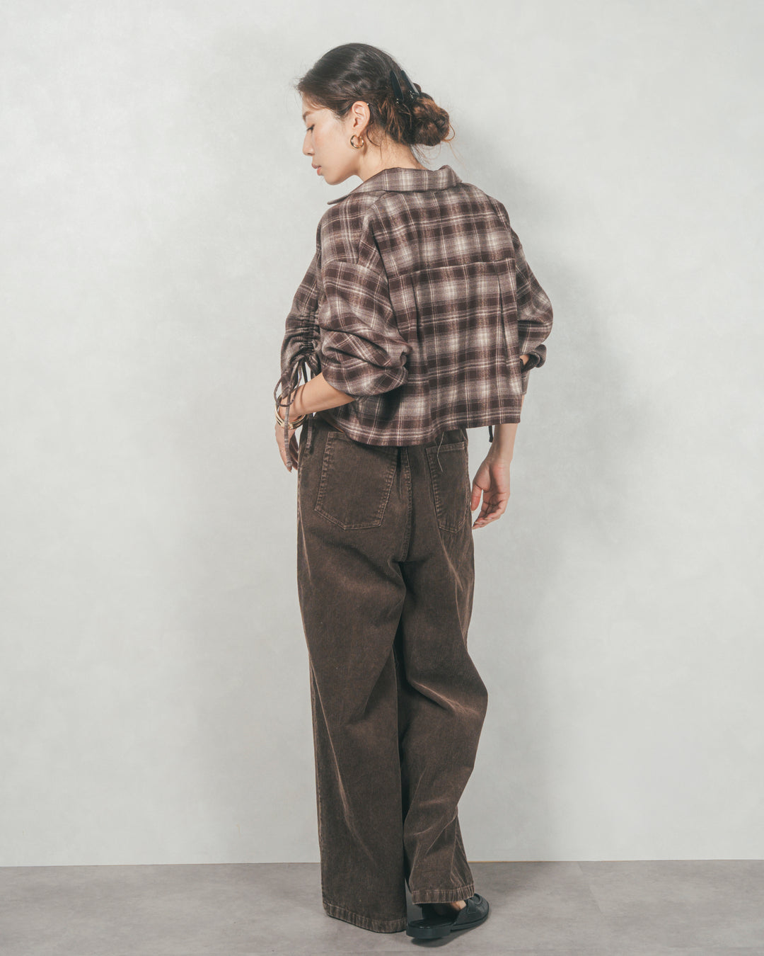 ［SET］裾ドロストクロップドチェックシャツ+モヘアタッチKnitビスチェ+コーデュロイWideストレートパンツ（3SET）