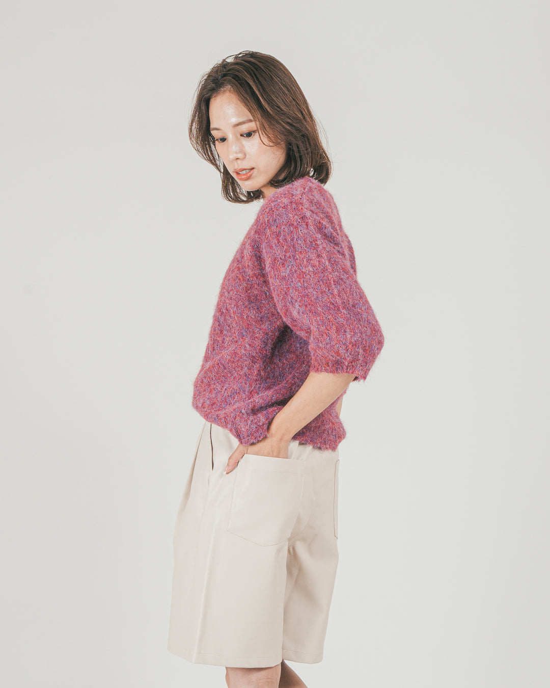 ［SET］フェザータッチハーフスリーブニット + レザーライクハーフパンツ（2SET）