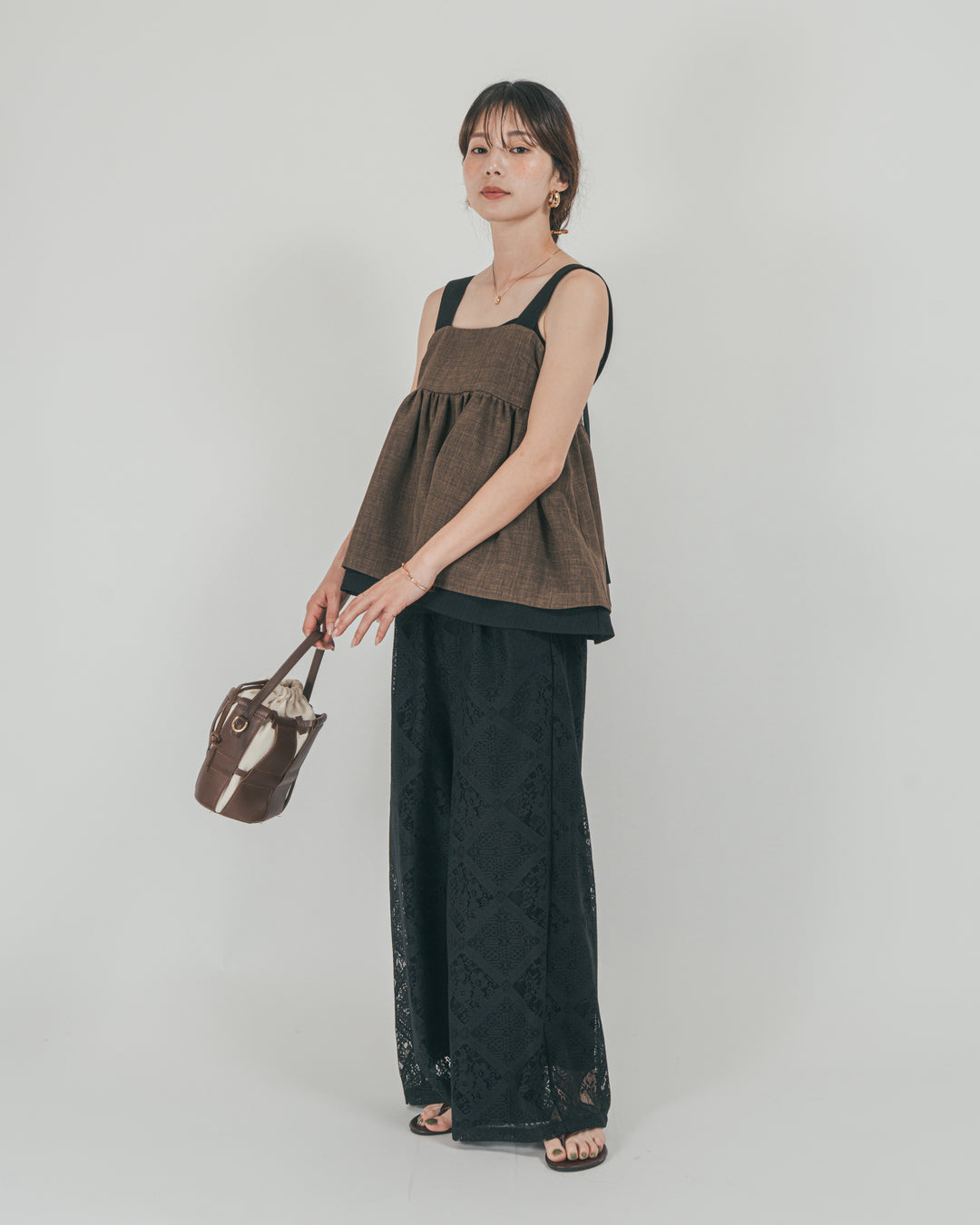 ［SET］スラブTweedバイカラーティアードキャミ + Blockレース　ストレートパンツ（2SET）