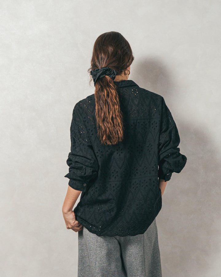 コットンフラワーレースシャツ (BLACK)