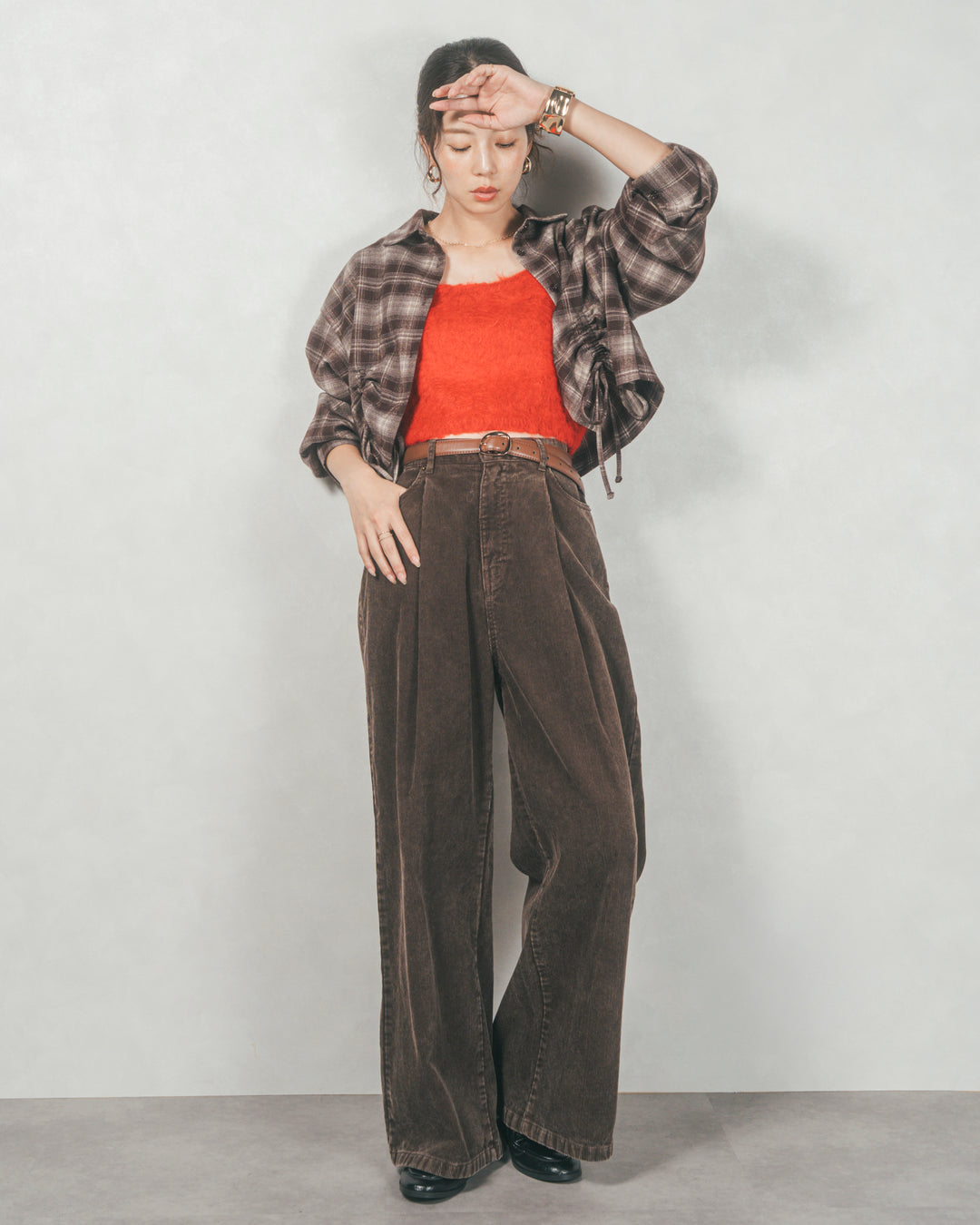 ［SET］裾ドロストクロップドチェックシャツ+モヘアタッチKnitビスチェ+コーデュロイWideストレートパンツ（3SET）