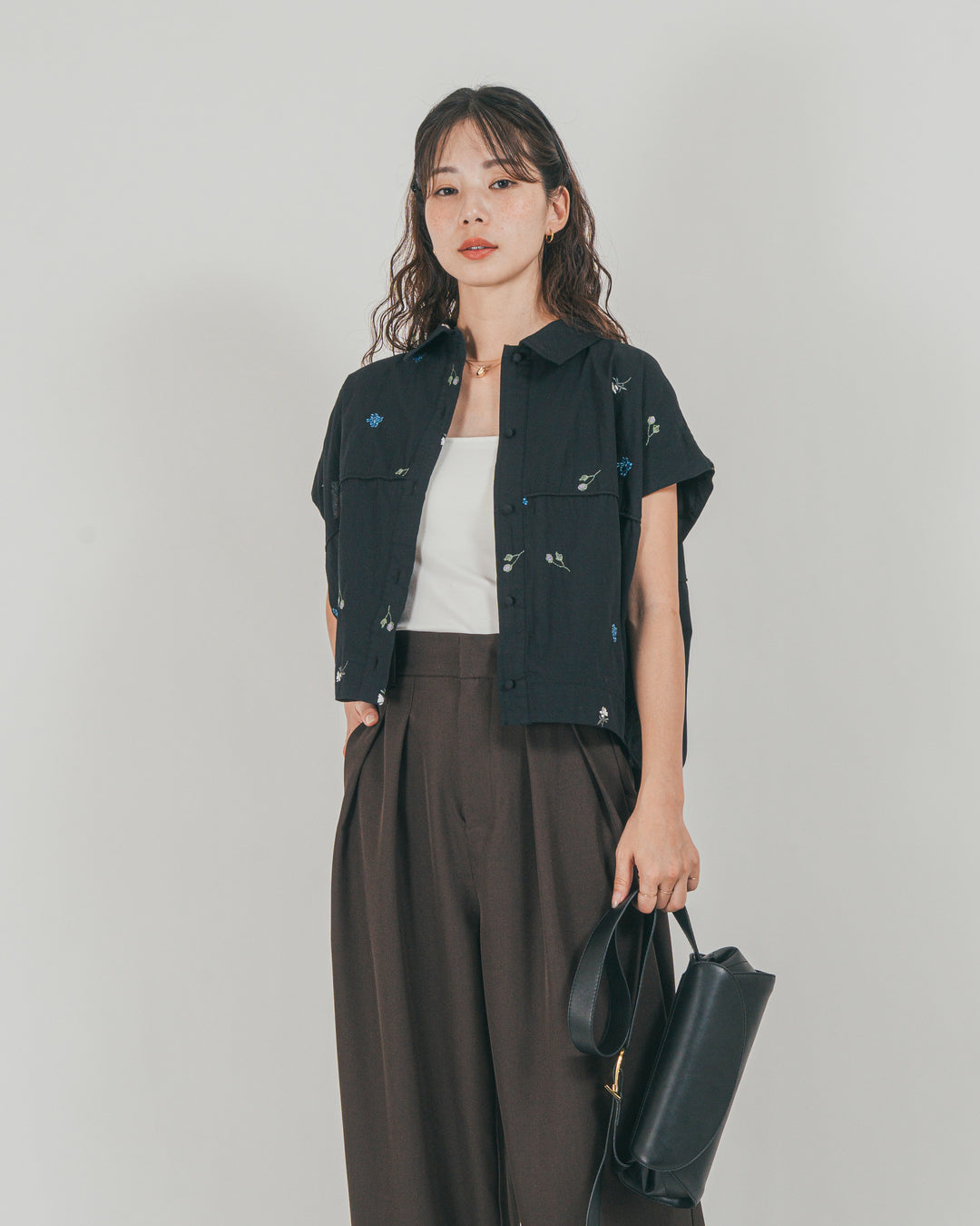 ［SET］Flower刺繍コクーンシャツ + ダブルタック ハイウエストワイドパンツ（2SET）