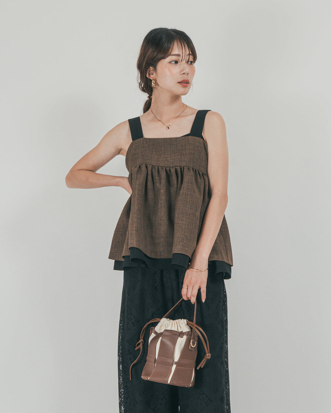 ［SET］スラブTweedバイカラーティアードキャミ + Blockレース　ストレートパンツ（2SET）