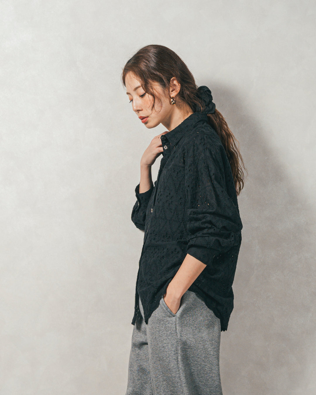 コットンフラワーレースシャツ (BLACK)