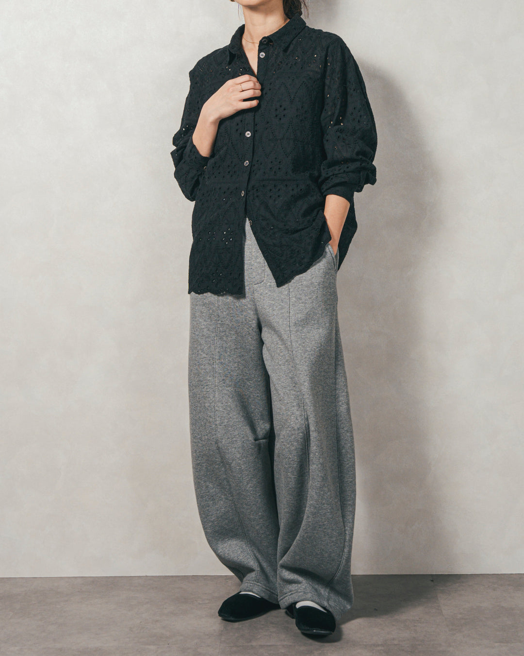 コットンフラワーレースシャツ (BLACK)