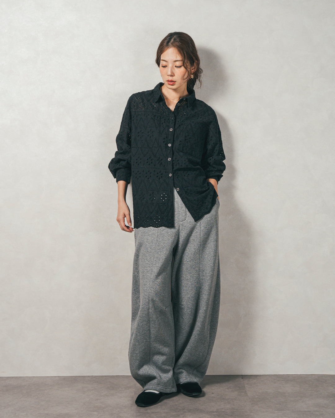 コットンフラワーレースシャツ (BLACK)