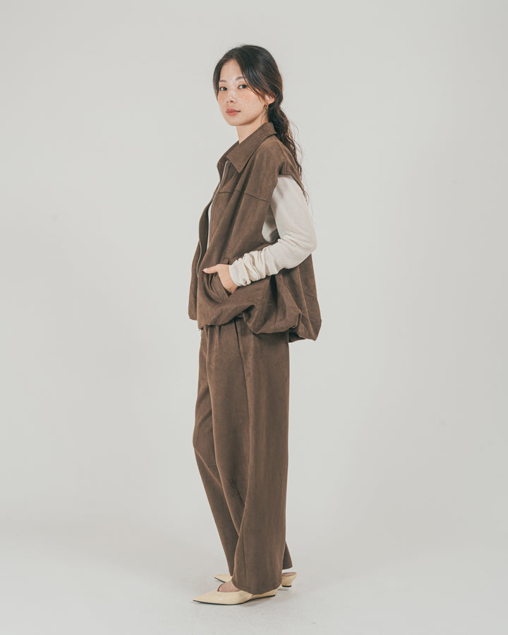 ［SET］スウェードライク Zipベスト + スウェードライク Curveパンツ（2SET）