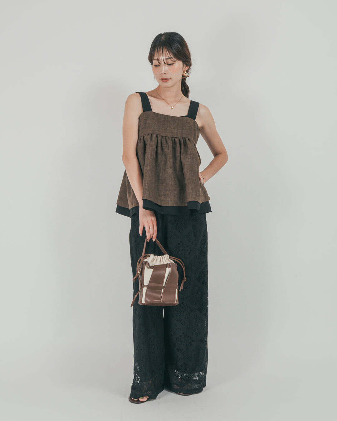 ［SET］スラブTweedバイカラーティアードキャミ + Blockレース　ストレートパンツ（2SET）