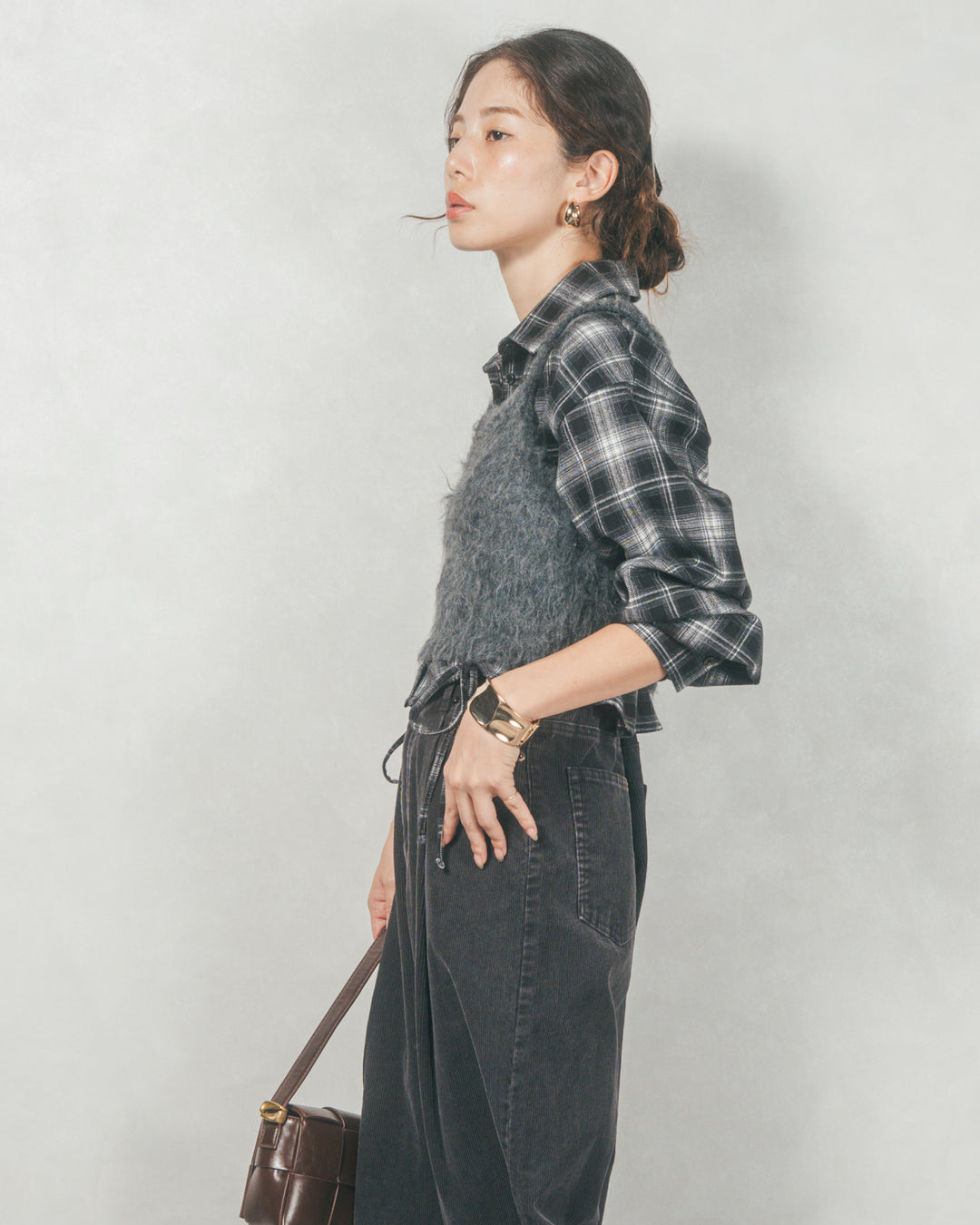 ［SET］裾ドロストクロップドチェックシャツ+モヘアタッチKnitビスチェ+コーデュロイWideストレートパンツ（3SET）