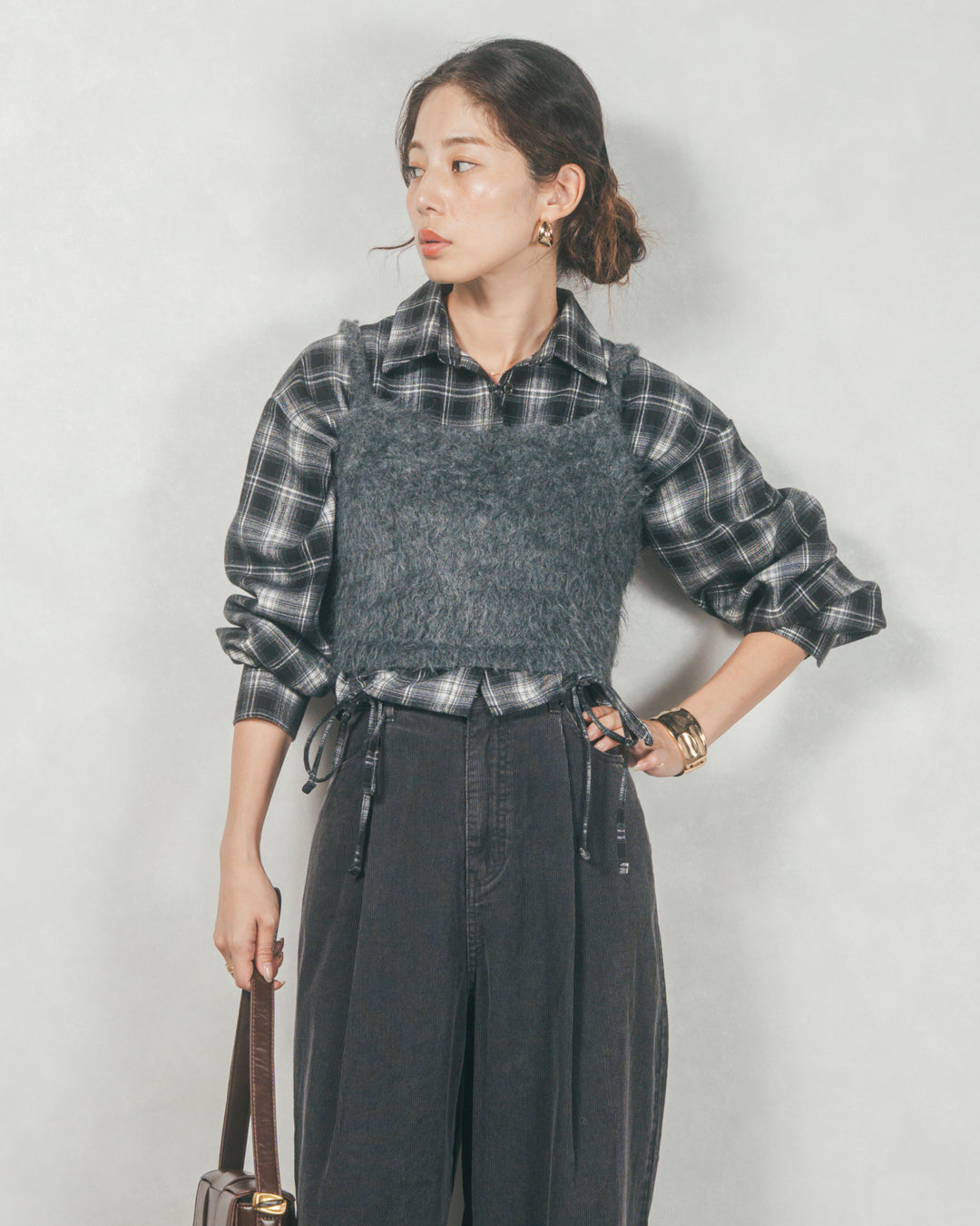 ［SET］裾ドロストクロップドチェックシャツ+モヘアタッチKnitビスチェ+コーデュロイWideストレートパンツ（3SET）