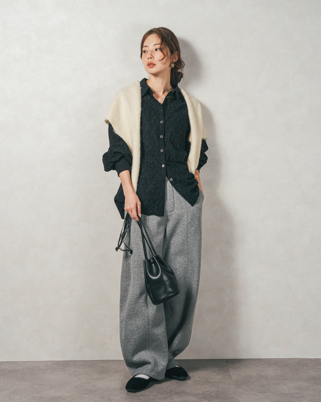 コットンフラワーレースシャツ (BLACK)