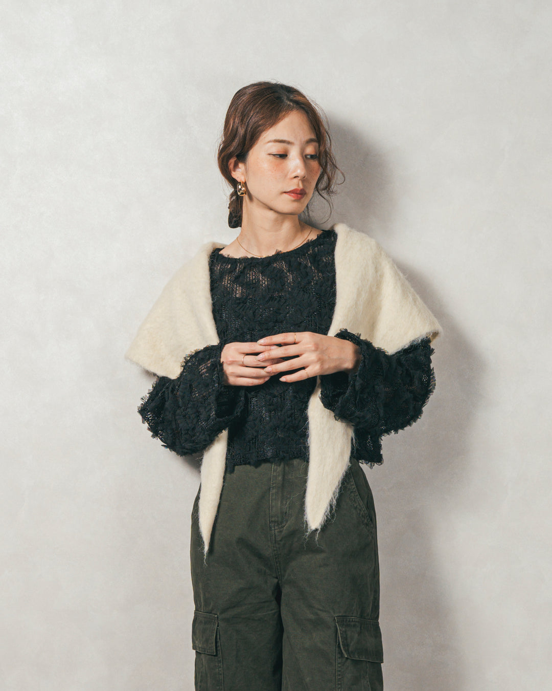 ［SET］チュールメッシュクロップドトップス+すっきり見えカップ付きキャミ+ピグメントツイルカーゴパンツ（3SET）