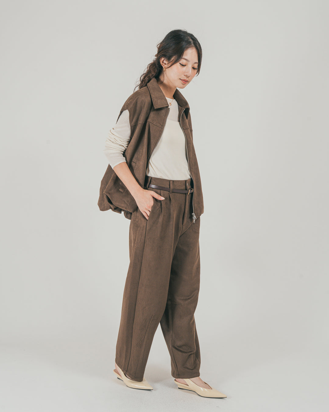 ［SET］スウェードライク Zipベスト + スウェードライク Curveパンツ（2SET）