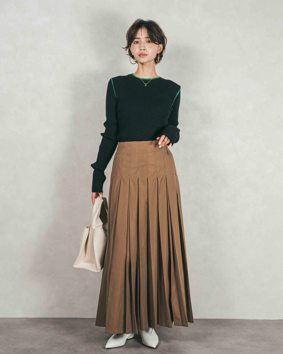 バイカラークルーネックニットトップス (BLACK x GREEN)