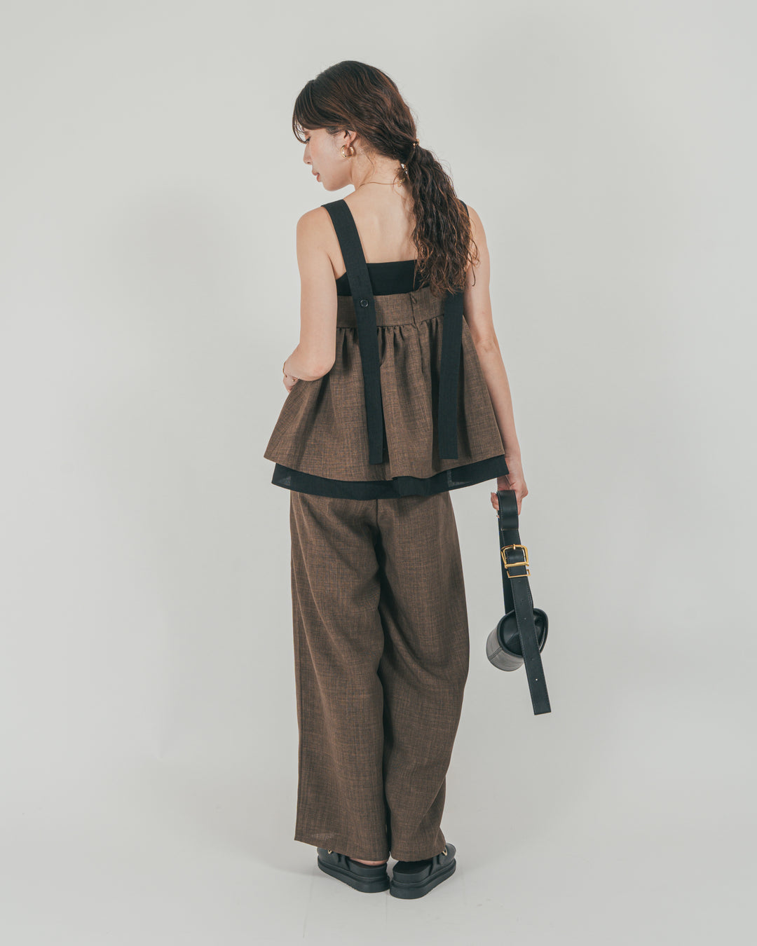 ［SET］スラブTweedバイカラーティアードキャミ + スラブTweedタックワイドパンツ（2SET）
