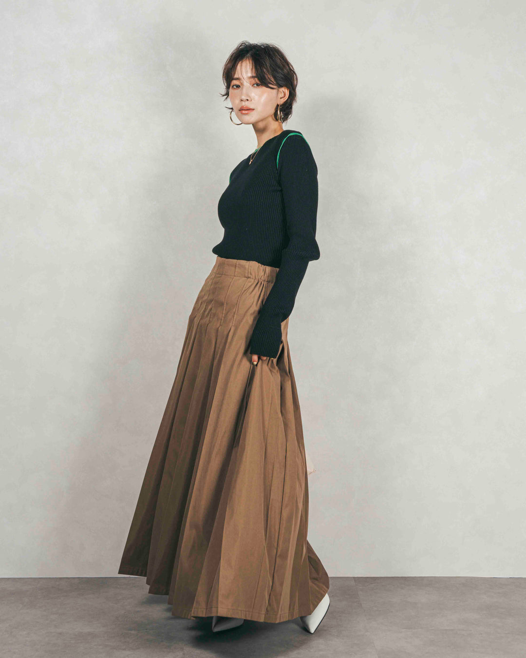 ［SET］バイカラークルーネックニットトップス+W-Tuckプリーツロングスカート（2SET）