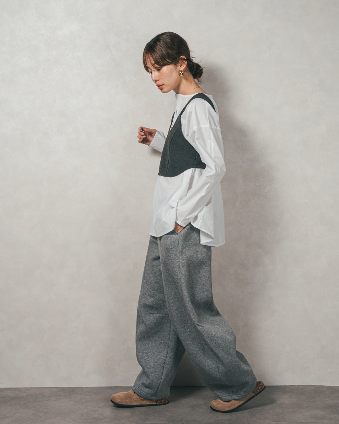 ［SET］カットビスチェxブラウス レイヤードSET+Relax 裏起毛カーブパンツ（2SET）