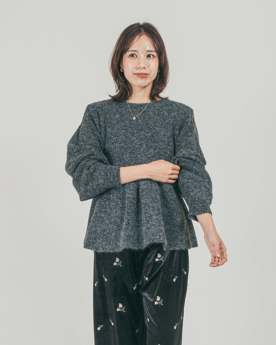 ［SET］モヘア Peplumニット + Flower刺繍 ベロアパンツ（2SET）