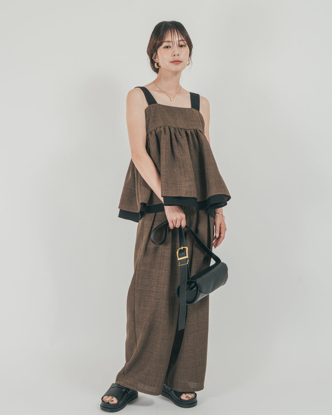 ［SET］スラブTweedバイカラーティアードキャミ + スラブTweedタックワイドパンツ（2SET）