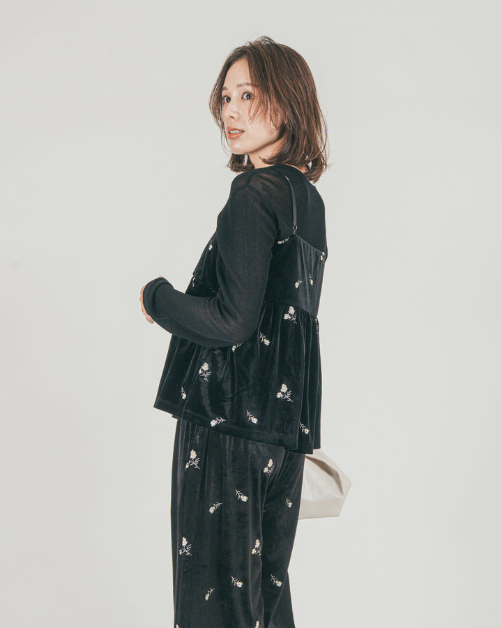 ［SET］Flower刺繍 ベロアペプラムキャミ + Flower刺繍 ベロアパンツ（2SET）