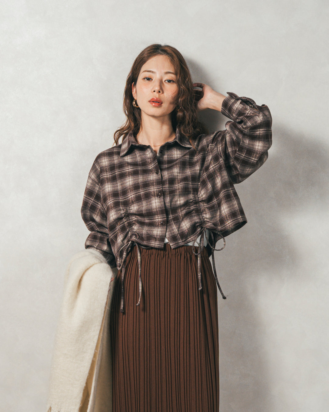 ［SET］裾ドロストクロップドチェックシャツ+プリーツNarrowロングスカート（2SET）