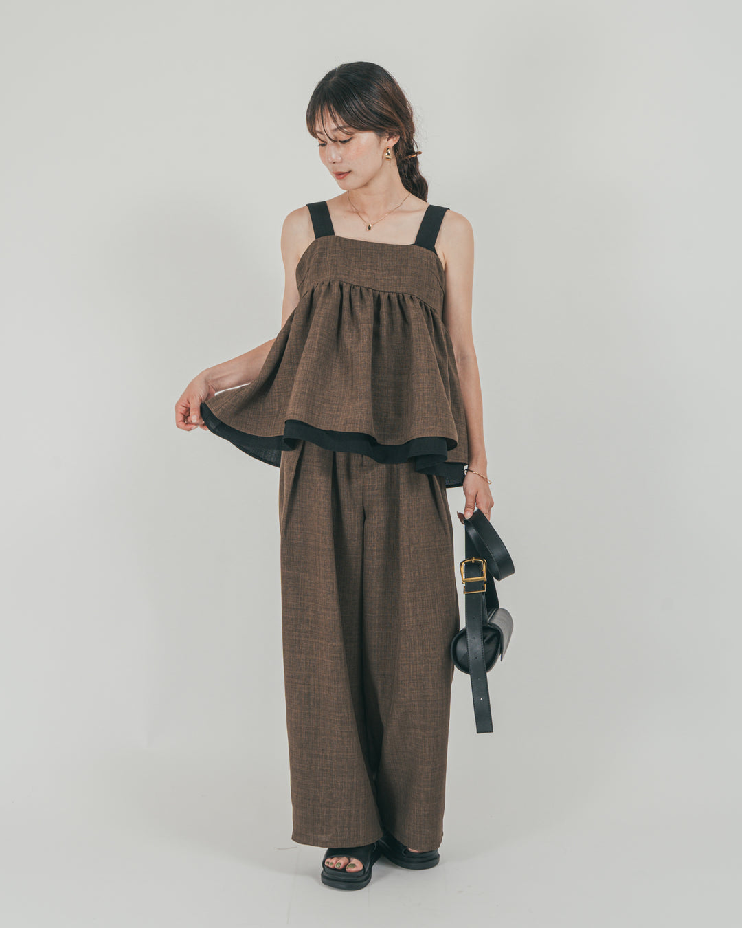 ［SET］スラブTweedバイカラーティアードキャミ + スラブTweedタックワイドパンツ（2SET）