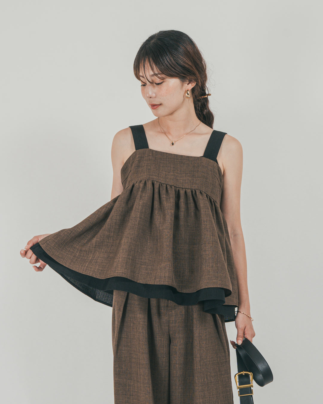 ［SET］スラブTweedバイカラーティアードキャミ + スラブTweedタックワイドパンツ（2SET）