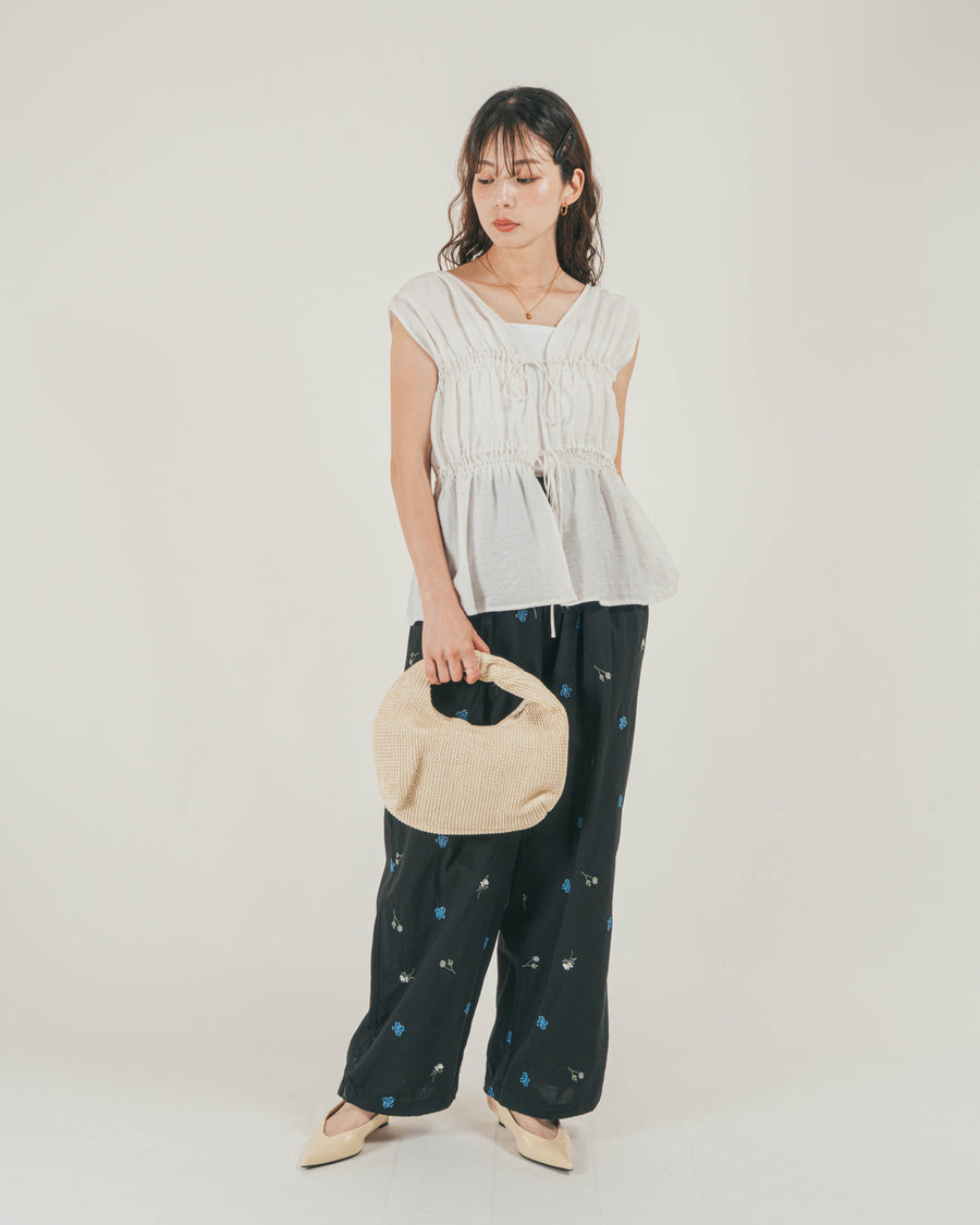 ［SET］リネンタッチShirringリボンブラウス + Flower刺繍リラックスパンツ（2SET）
