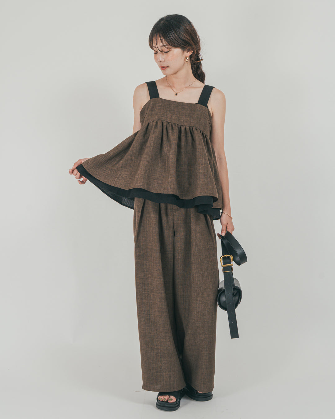 ［SET］スラブTweedバイカラーティアードキャミ + スラブTweedタックワイドパンツ（2SET）