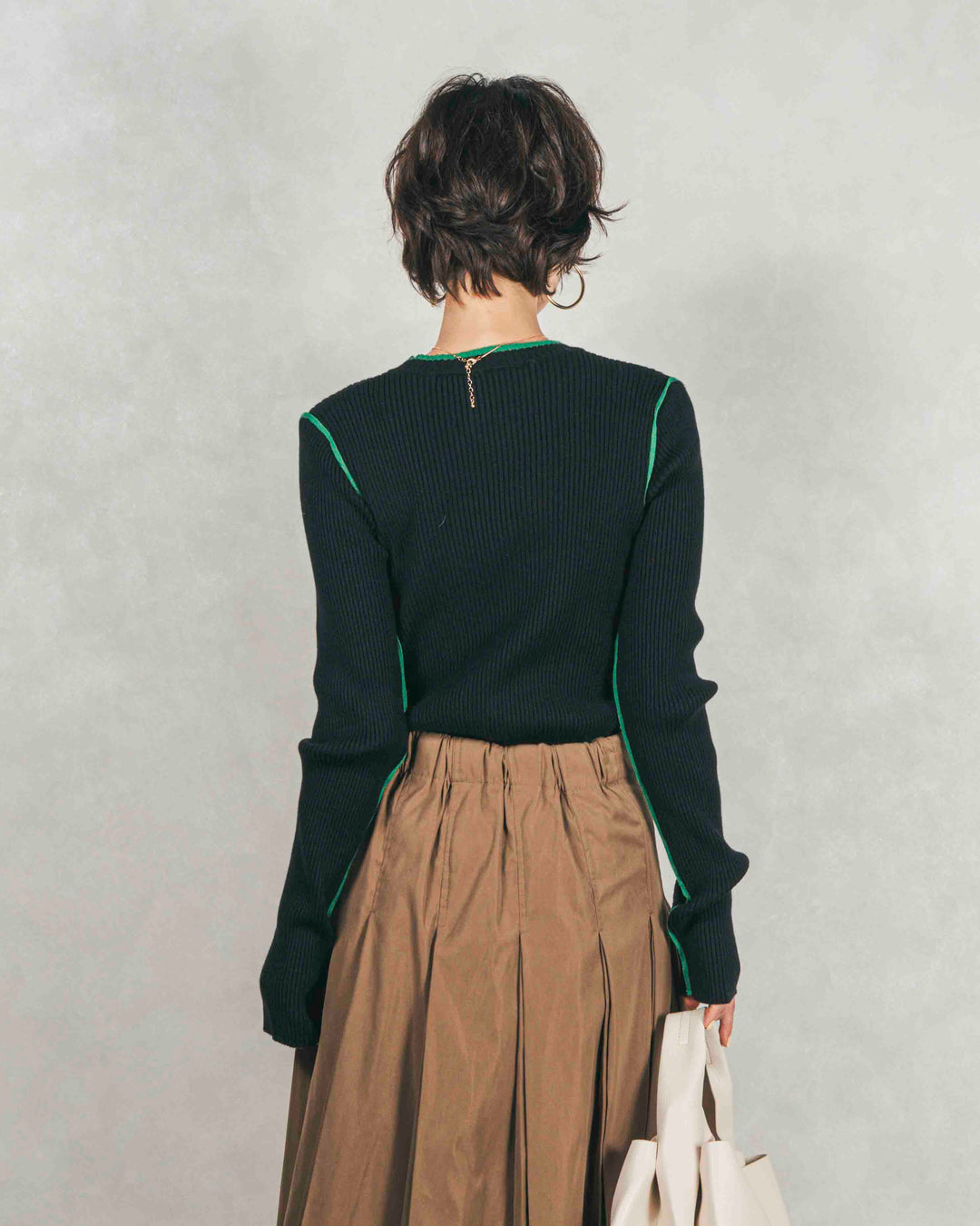 ［SET］バイカラークルーネックニットトップス+W-Tuckプリーツロングスカート（2SET）