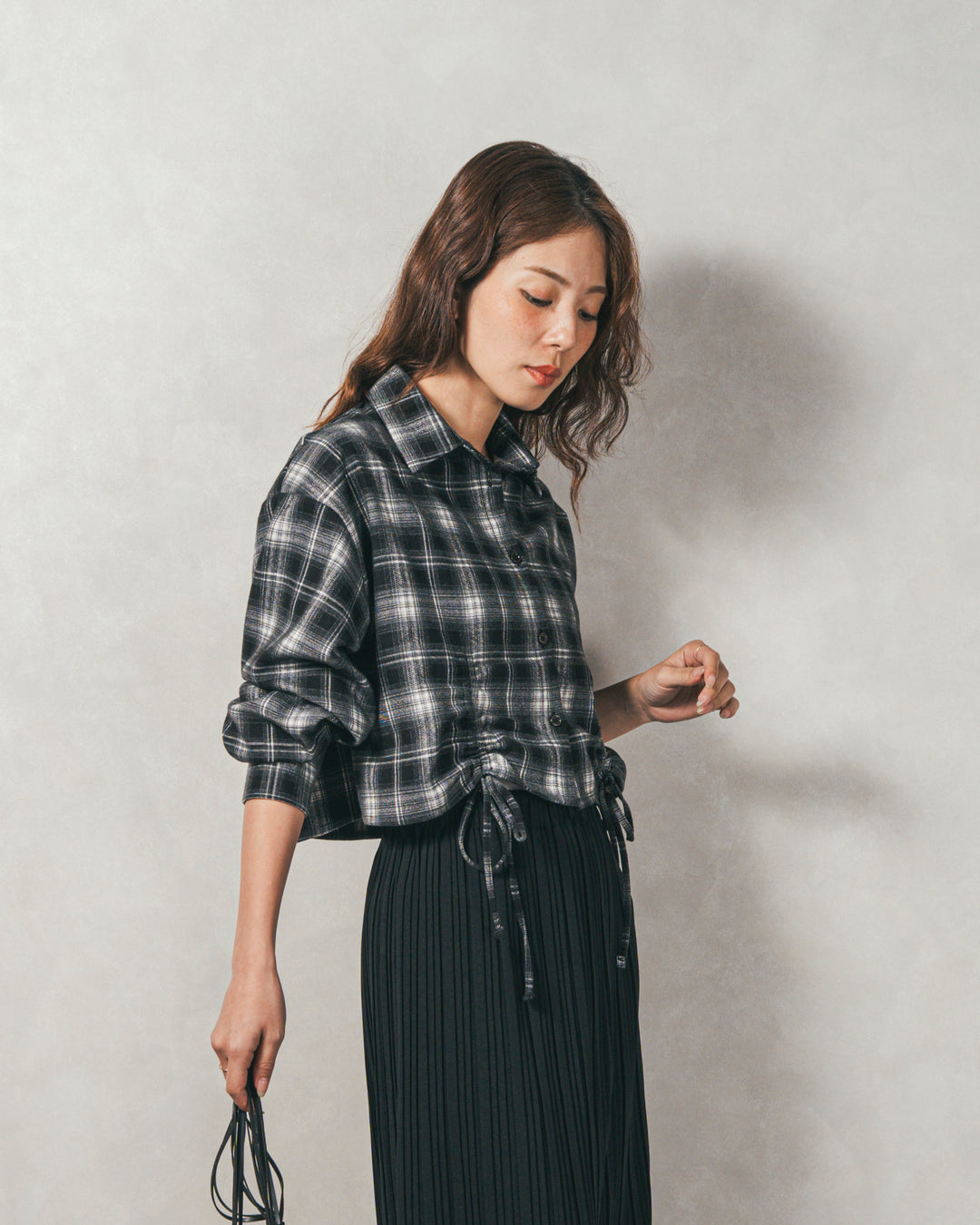 ［SET］裾ドロストクロップドチェックシャツ+プリーツNarrowロングスカート（2SET）