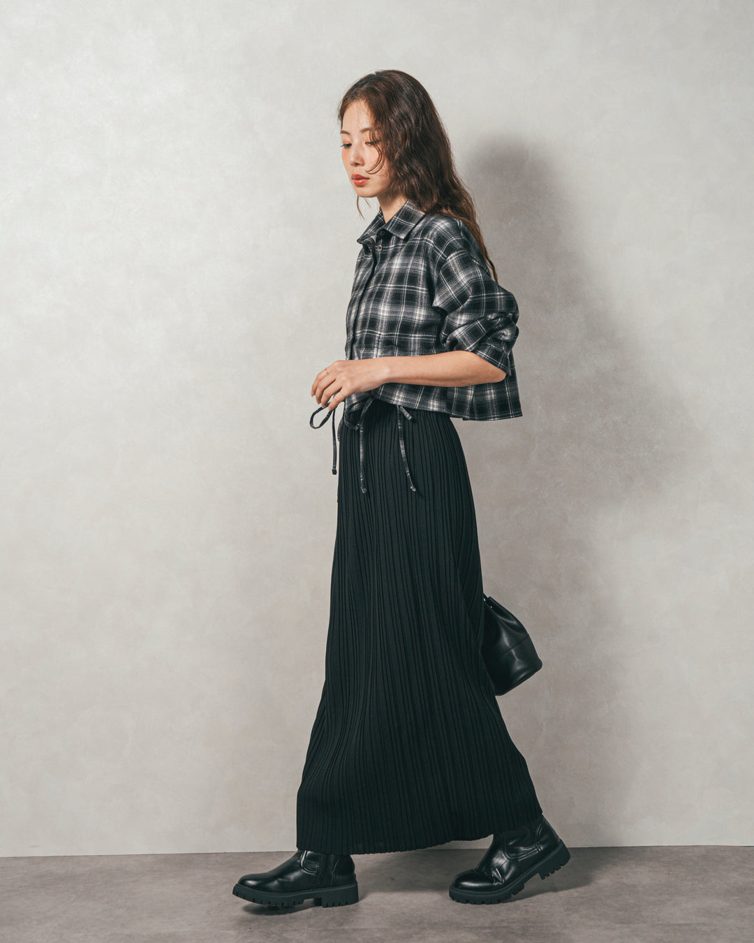 ［SET］裾ドロストクロップドチェックシャツ+プリーツNarrowロングスカート（2SET）
