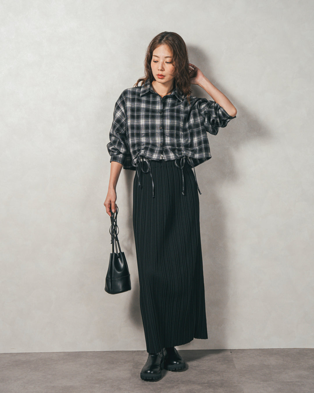 ［SET］裾ドロストクロップドチェックシャツ+プリーツNarrowロングスカート（2SET）