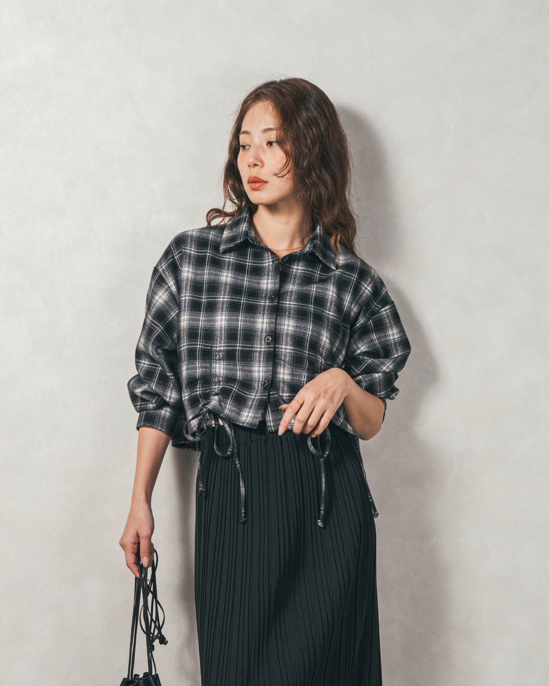 ［SET］裾ドロストクロップドチェックシャツ+プリーツNarrowロングスカート（2SET）