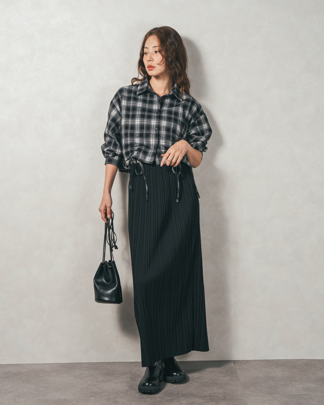 ［SET］裾ドロストクロップドチェックシャツ+プリーツNarrowロングスカート（2SET）