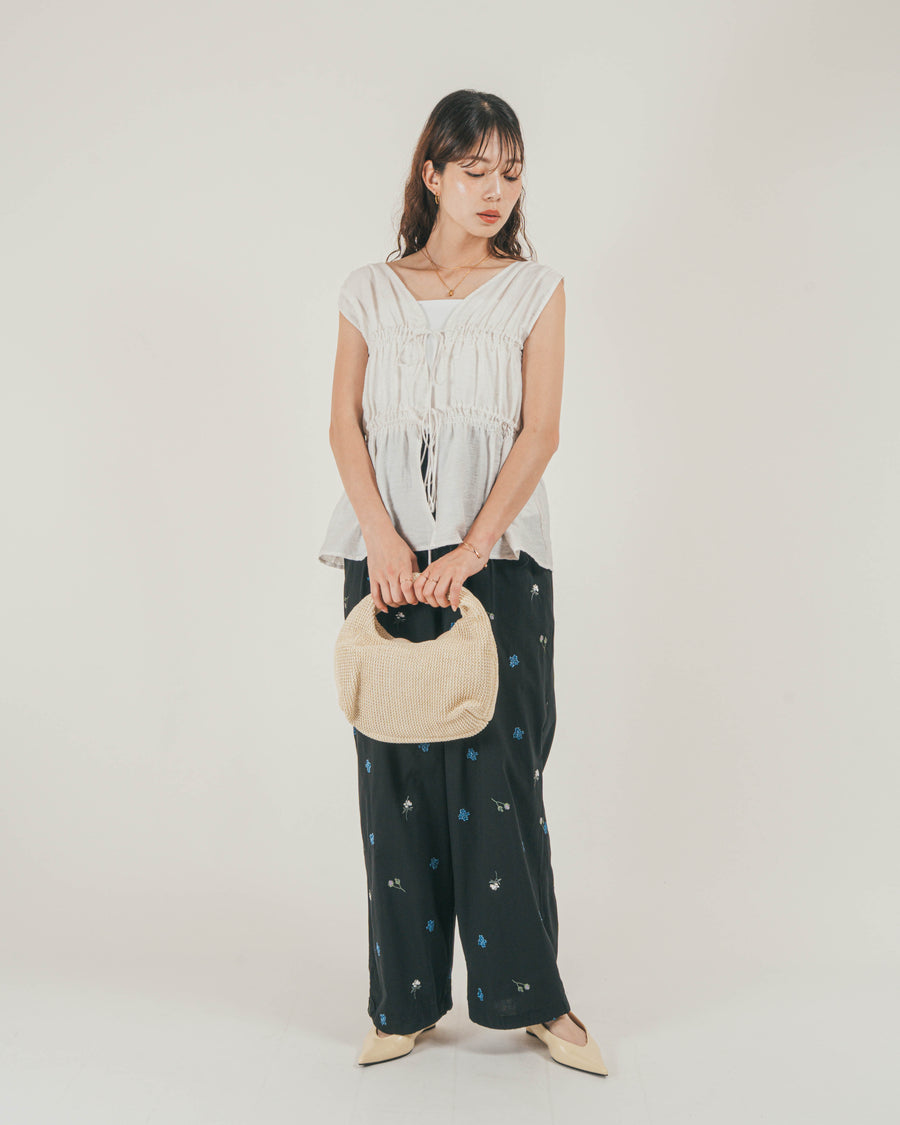 ［SET］リネンタッチShirringリボンブラウス + Flower刺繍リラックスパンツ（2SET）