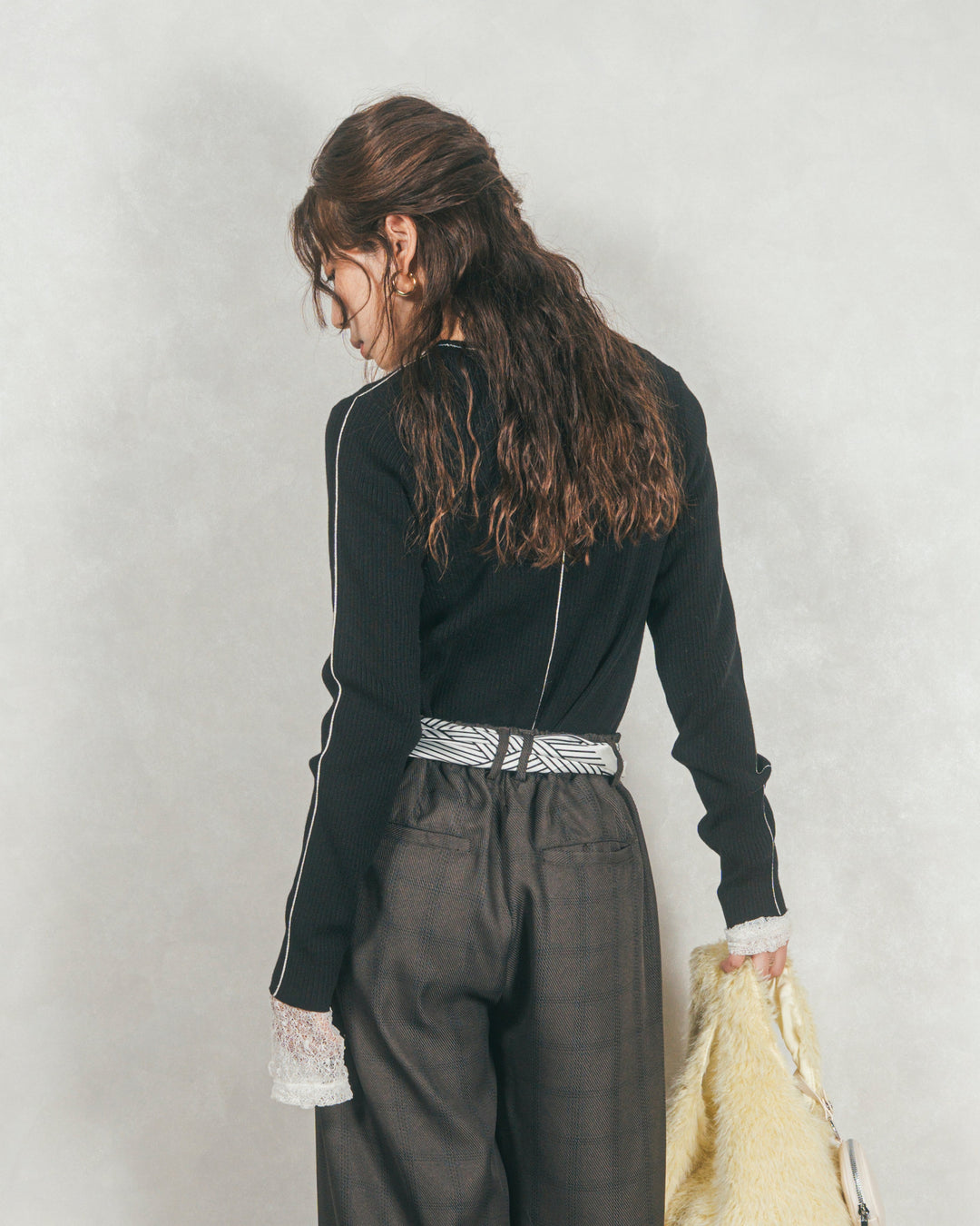 Line Rib クルーネックニット（BLACK）