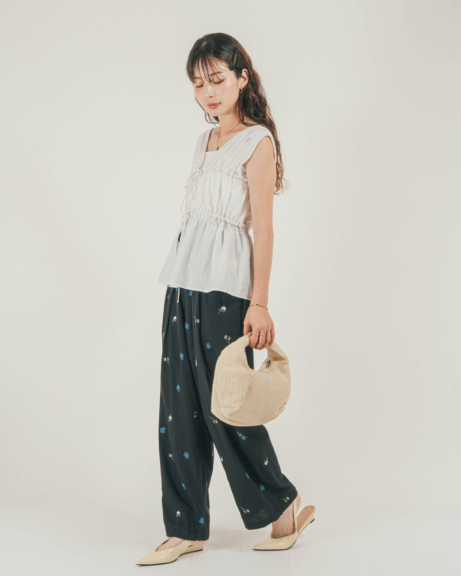 ［SET］リネンタッチShirringリボンブラウス + Flower刺繍リラックスパンツ（2SET）